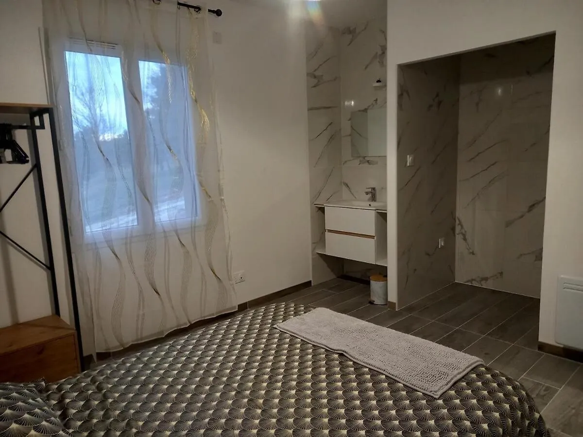 Maison 2 Ch Confortable Saint-Montan Holiday home