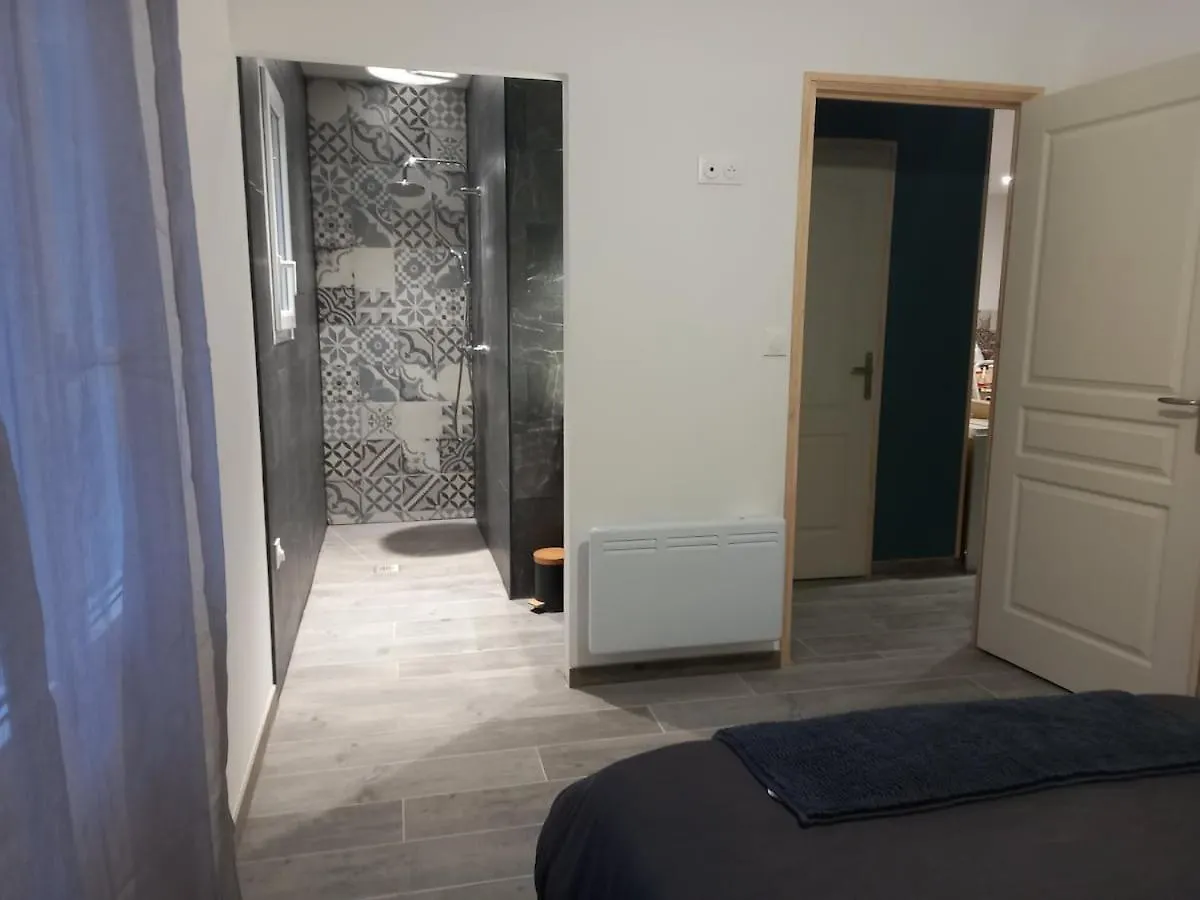 Maison 2 Ch Confortable Saint-Montan Holiday home