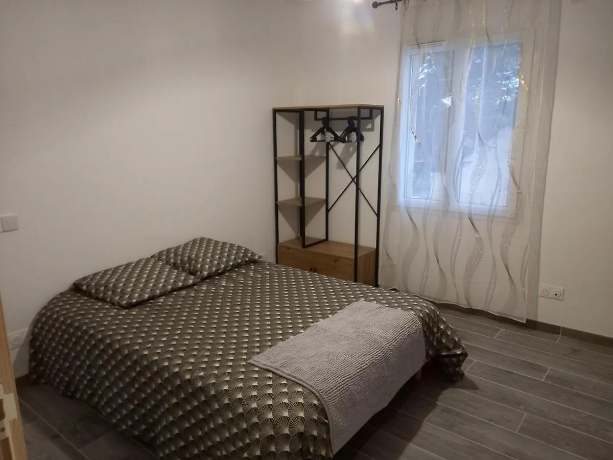 Maison 2 Ch Confortable Saint-Montan Holiday home